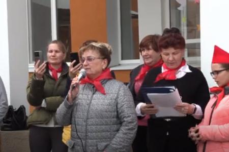 Саратовская область. Красные пионерские галстуки повязали почти сто мальчишек и девчонок