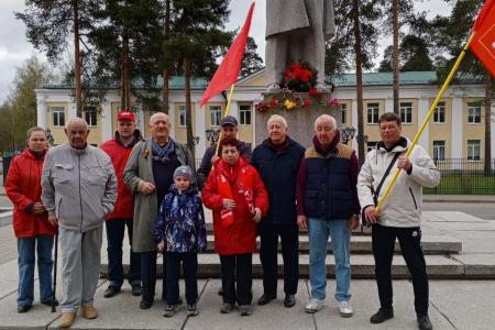 Коммунисты и комсомольцы Ленинградской области отметили Первомай