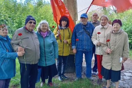 Тамбовская область. Цветы великому мыслителю и революционеру