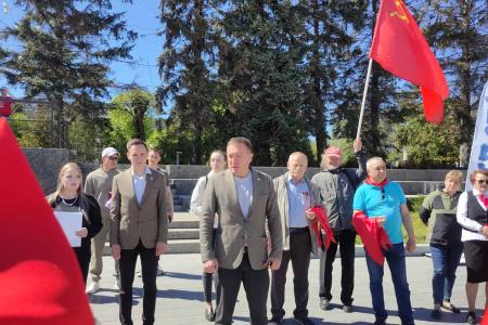 В Чебоксарах прошла торжественная линейка, посвящённая Дню пионерии