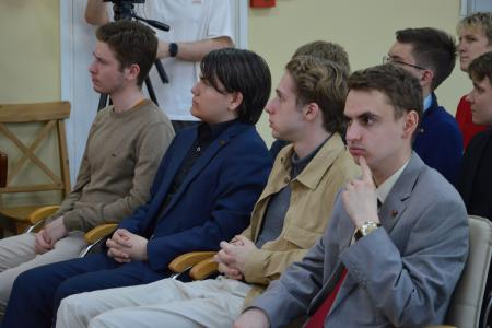 В Санкт-Петербургском горкоме КПРФ презентовали переиздание биографии Г.А. Зюганова