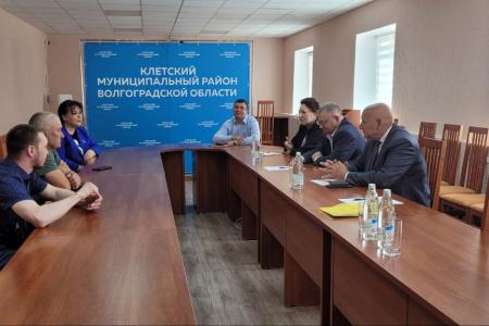 Депутаты фракции КПРФ Волгоградской областной Думы посетили с рабочим визитом  Клетский район