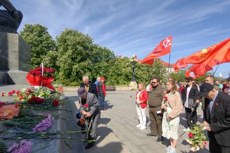 В Севастополе отметили День международной солидарности трудящихся