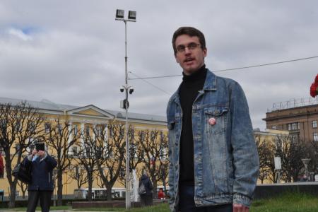Санкт-Петербург. Коммунисты пришли к памятнику Ленину на Первомай