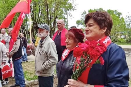 Калуга. Первомай шагает по планете