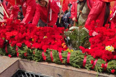 Коммунисты Чувашии отметили 9 Мая возложением цветов к воинским мемориалам