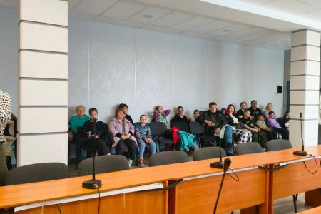 Забайкальские коммунисты вручили продуктовые наборы многодетным семьям Читинского района