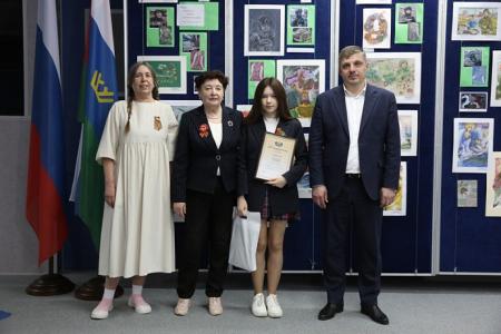Депутаты фракции КПРФ Тюменской областной думы наградили участников конкурса рисунков «Вера, Надежда, Любовь и вечная память!»