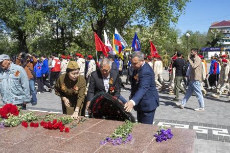 Коммунисты Калмыкии во главе с Николаем Нуровым приняли участие в праздновании Дня Победы в Элисте