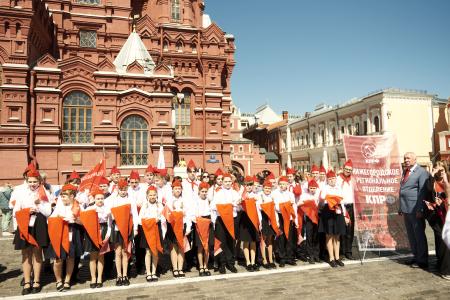 Нижегородских ребят приняли в пионеры на Красной площади в Москве
