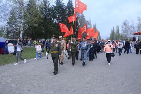 Омск. Коммунисты возложили цветы к Вечному Огню