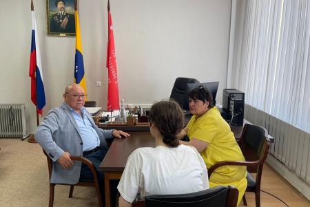 Вице-спикер парламента Калмыкии – глава фракции КРО КПРФ в Народном Хурале Николай Нуров поддержал инициативу школьников