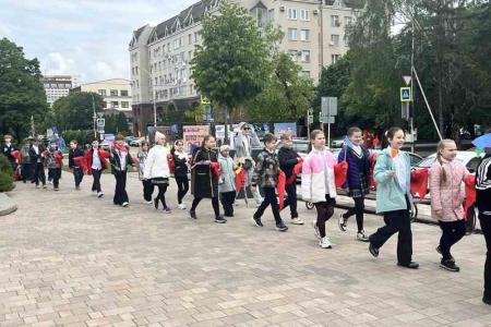 День пионерии на Ставрополье. В пионеры принято около 300 ребят
