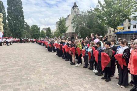 День пионерии на Ставрополье. В пионеры принято около 300 ребят
