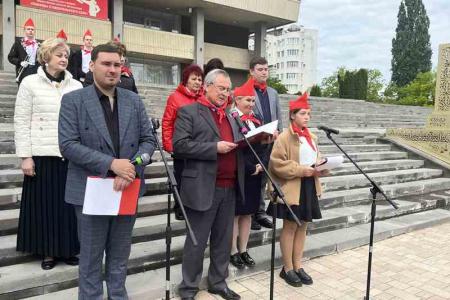 День пионерии на Ставрополье. В пионеры принято около 300 ребят