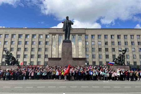 День пионерии на Ставрополье. В пионеры принято около 300 ребят