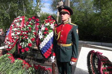 В преддверии Дня Победы саратовские коммунисты приняли участие в памятном мероприятии на Воскресенском мемориальном кладбище в Саратове