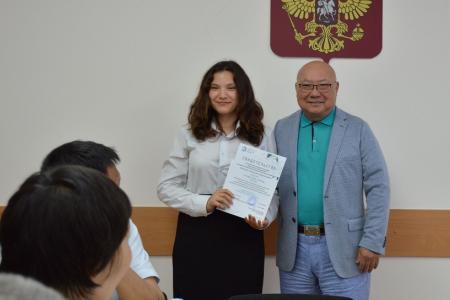 Первый секретарь Калмыцкого рескома партии Николай Нуров вручил именные стипендии студентам КФ РГУ СоцТех