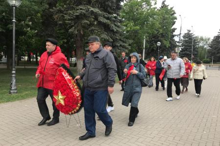 В столице Карачаево-Черкесии памятник Ленину заколачивают в ящик к 9 мая