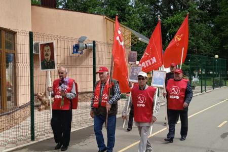 Коммунисты Ставрополья встретили день Великой Победы Советского Союза над фашистской Германией