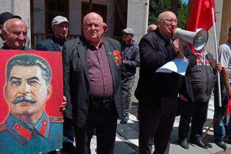 Компартии, входящие в СКП-КПСС, достойно отметили День Победы