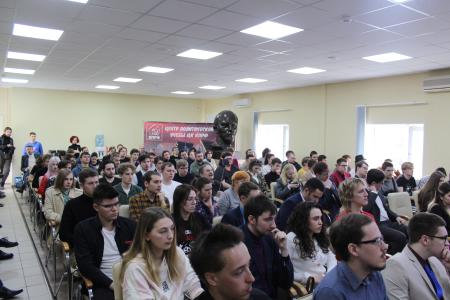 Санкт-Петербург: Молодые коммунисты организовали антифашистский круглый стол