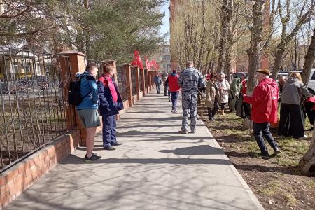 Тюменские коммунисты в преддверии Первомая провели Ленинский субботник