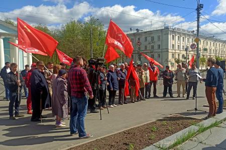 Владимирские коммунисты традиционно отметили Первомай торжественным митингом