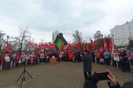 Красный Первомай собрал сотни трудящихся в центре Тюмени