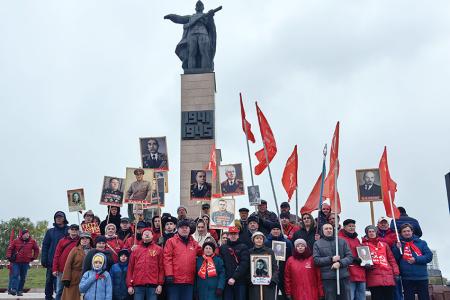 Коммунисты, представители блока левых сил, комсомольцы и сторонники КПРФ приняли участие в праздновании Дня Победы в Иванове