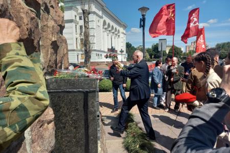 Коммунисты и Комсомольцы ДНР провели автопробег в честь Дня Победы