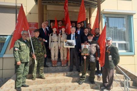 Коммунисты и Комсомольцы ДНР провели автопробег в честь Дня Победы