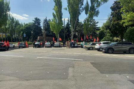Коммунисты и Комсомольцы ДНР провели автопробег в честь Дня Победы