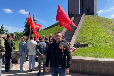 Коммунисты и Комсомольцы ДНР провели автопробег в честь Дня Победы