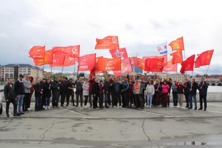 Челябинские коммунисты провели торжественные мероприятия в честь Международного дня солидарности трудящихся