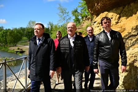 Председатель ЦК КПРФ Геннадий Зюганов прибыл в город Орел