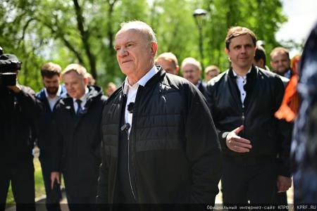 Председатель ЦК КПРФ Геннадий Зюганов прибыл в город Орел