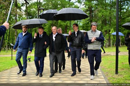 Председатель ЦК КПРФ Геннадий Зюганов прибыл в город Орел