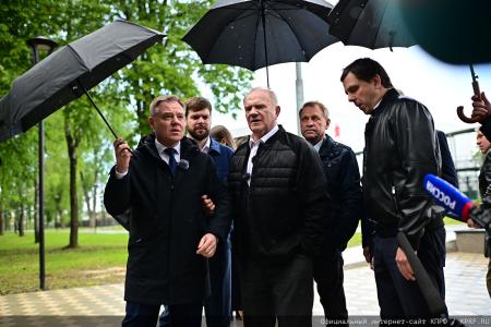 Председатель ЦК КПРФ Геннадий Зюганов прибыл в город Орел