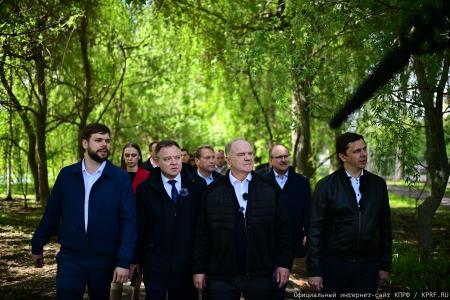 Председатель ЦК КПРФ Геннадий Зюганов прибыл в город Орел