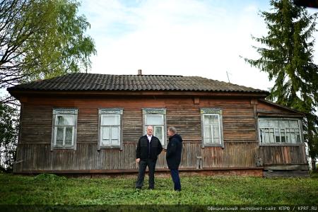Председатель ЦК КПРФ Геннадий Зюганов прибыл в город Орел