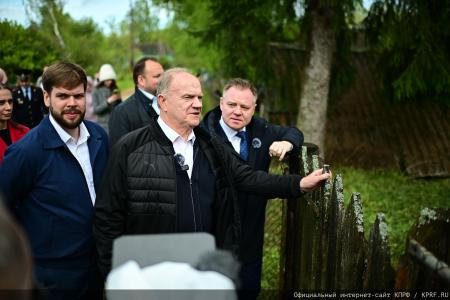 Председатель ЦК КПРФ Геннадий Зюганов прибыл в город Орел