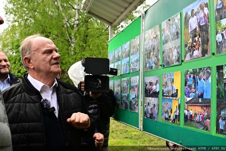 Председатель ЦК КПРФ Геннадий Зюганов прибыл в город Орел