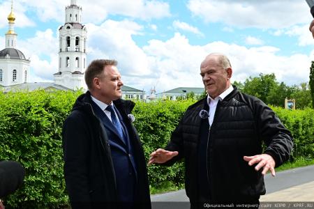 Председатель ЦК КПРФ Геннадий Зюганов прибыл в город Орел