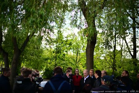 Председатель ЦК КПРФ Геннадий Зюганов прибыл в город Орел