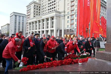 Фашизм не пройдет!