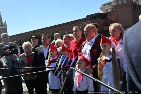 У красного галстука – цвет Победы!