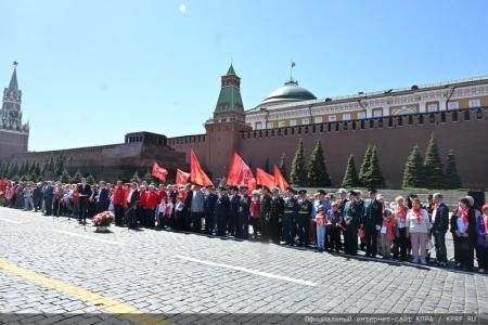 У красного галстука – цвет Победы!