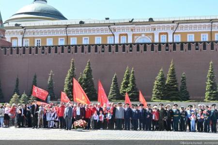 У красного галстука – цвет Победы!