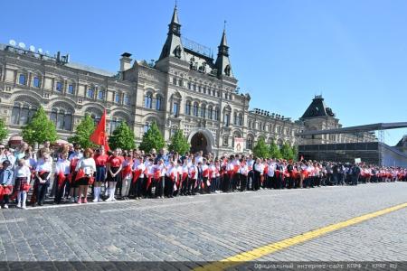 У красного галстука – цвет Победы!
